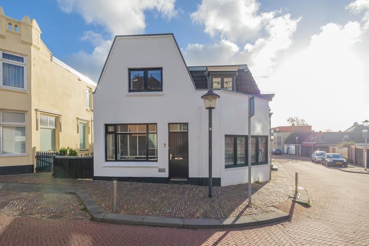 Photo of property Stationsstraat 2, Zandvoort