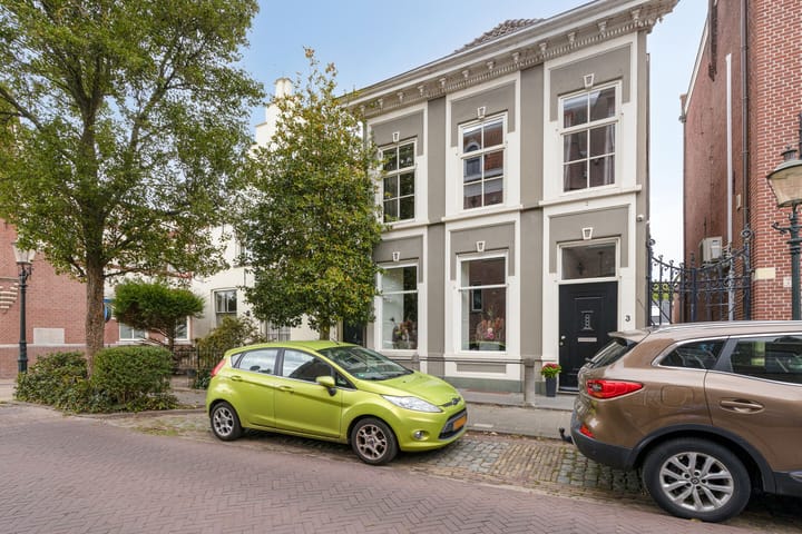 Stationsstraat 3 in Zevenbergen