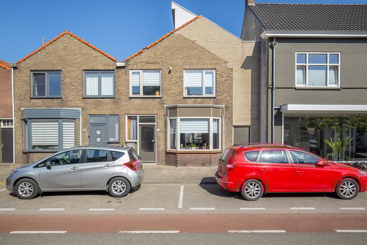 Stationsstraat 37a in Axel