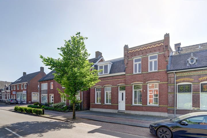 Stationsstraat 5 in Rijen foto