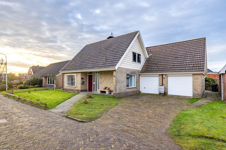 Photo of property Stationsstraat 8, Ferwert