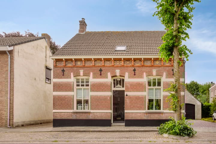 Photo of property Stationstraat 4, Alphen