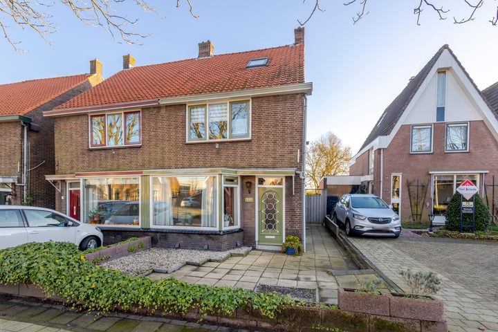 Photo of property Stationsweg 217, Sliedrecht