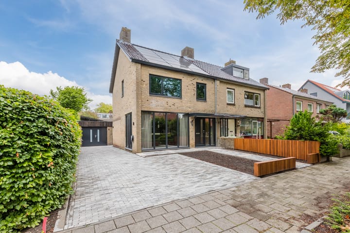 Photo of property Stationsweg 44D, Heerhugowaard