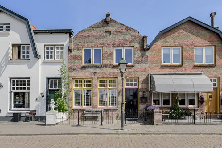 Stationsweg 45 in Geertruidenberg