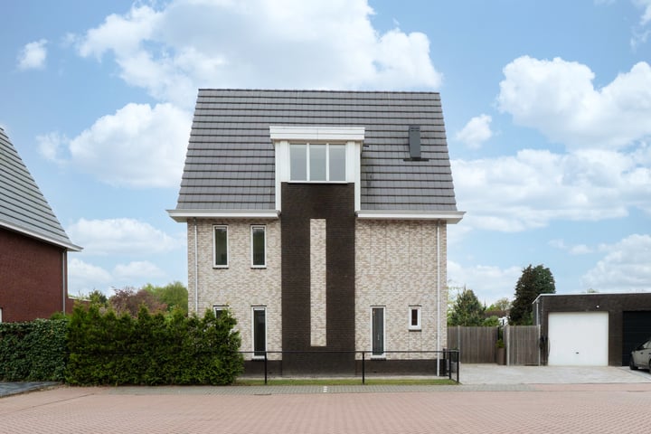 Steenarend 3 in Bosschenhoofd