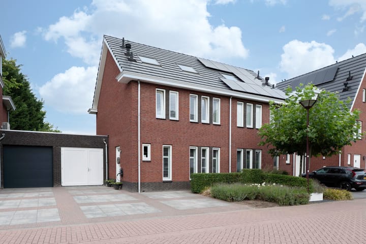 Steenarend 9 in Bosschenhoofd