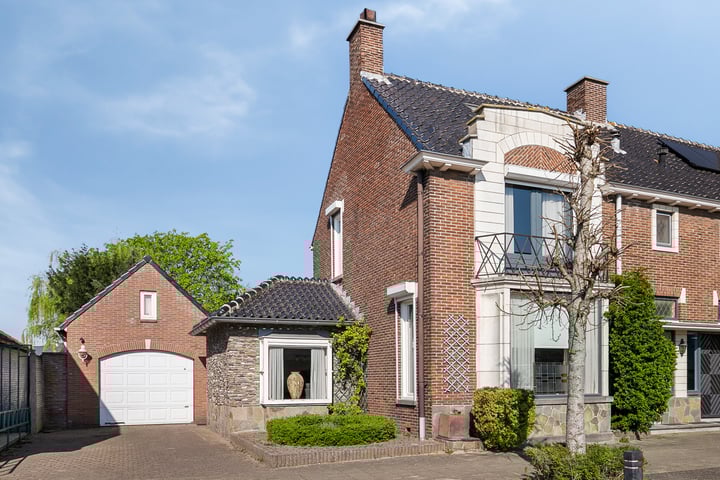 Steensedijk 102 in Hulst