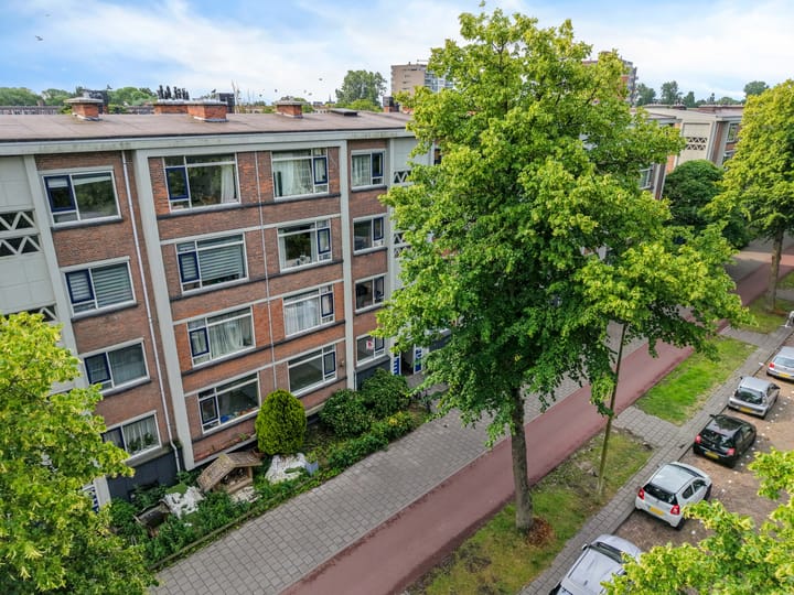 Photo of property Steenwijklaan 302, 's-Gravenhage