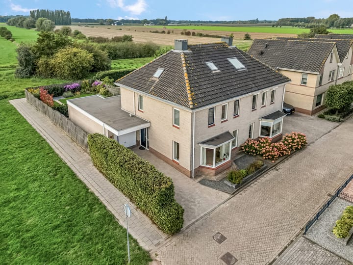 Photo of property Stekelbaars 56, Tiel