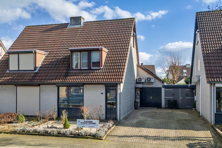 Photo of property Sterrenbosweg 21, Reuver