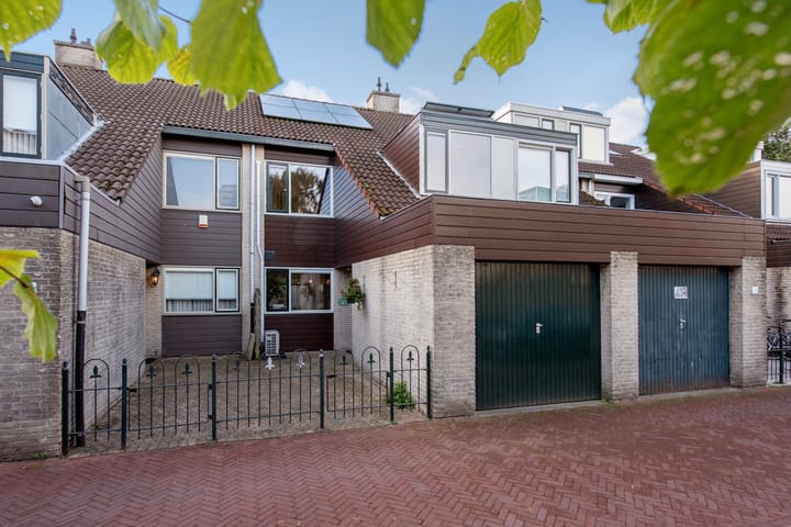 Steurendaal 24 in 's-Gravenhage
