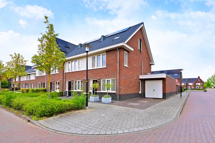 Stienstrastraat 1 in Nijkerkerveen