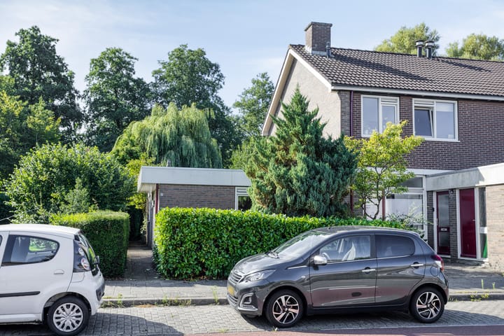 Photo of property Stinzenflora 60, Leeuwarden