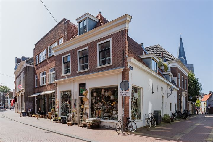 Stoofsteeg 8 in Haarlem