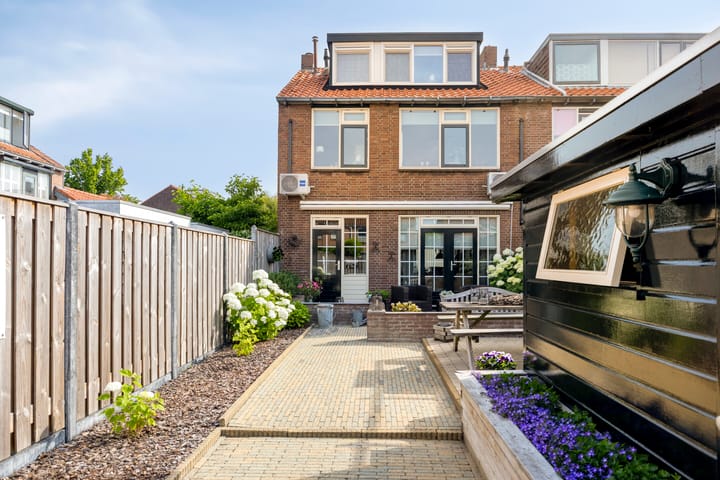 Stoop van Zwijndrechtstraat 14 in Zwijndrecht