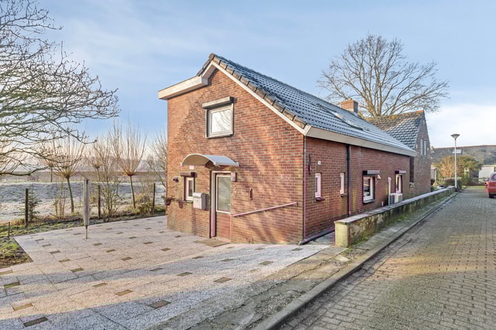 Photo of property Stoppeldijkveer 5, Zaamslag