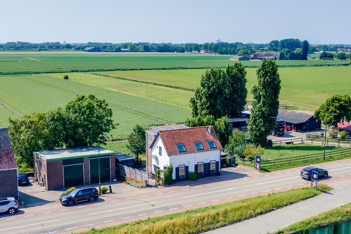 Photo of property Stougjesdijk 171, Mijnsheerenland
