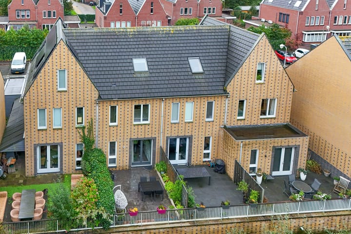 Straat van Corsica 215 in Amersfoort photo