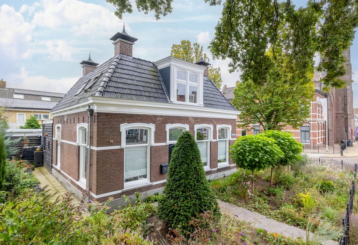 Straatweg 2 in Lemmer
