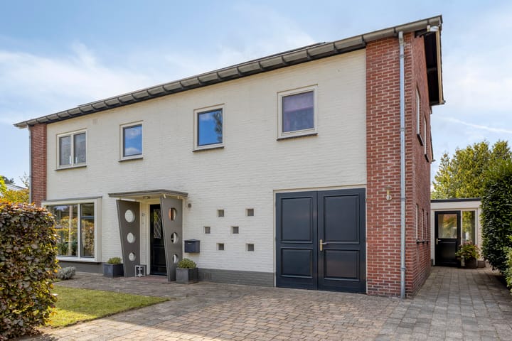 Strampenstraat 12 in Delden