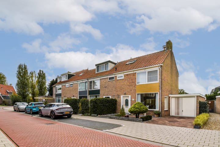 Strandvlietlaan 42 in Ouderkerk aan de Amstel photo