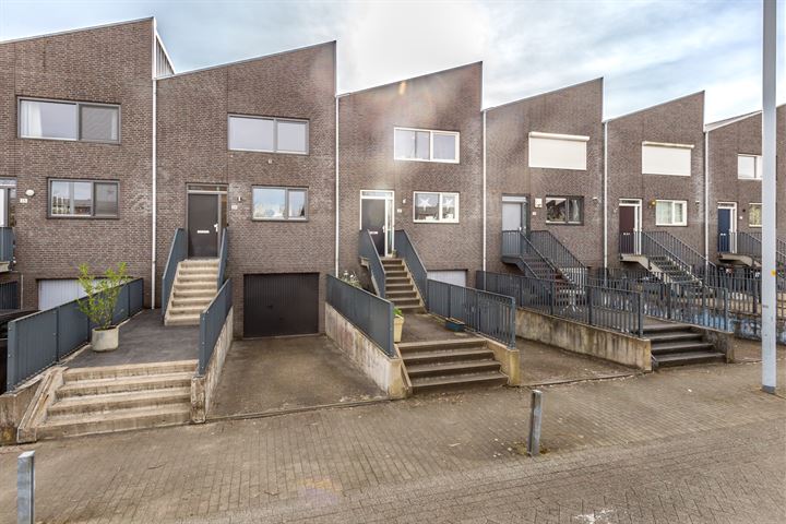 Strausslaan 33 in Nieuw-Vennep