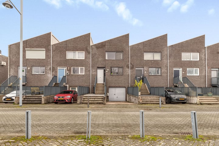 Strausslaan 35 in Nieuw-Vennep