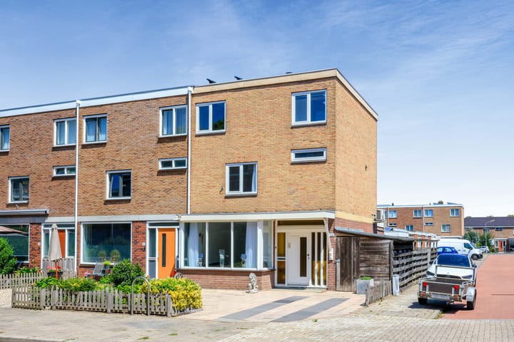 Strauszstraat 10 in Heemskerk