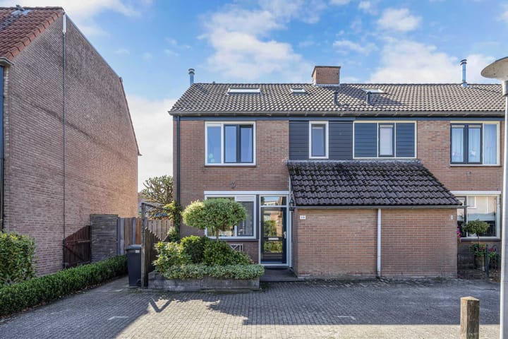 Strekdam 10 in Huizen