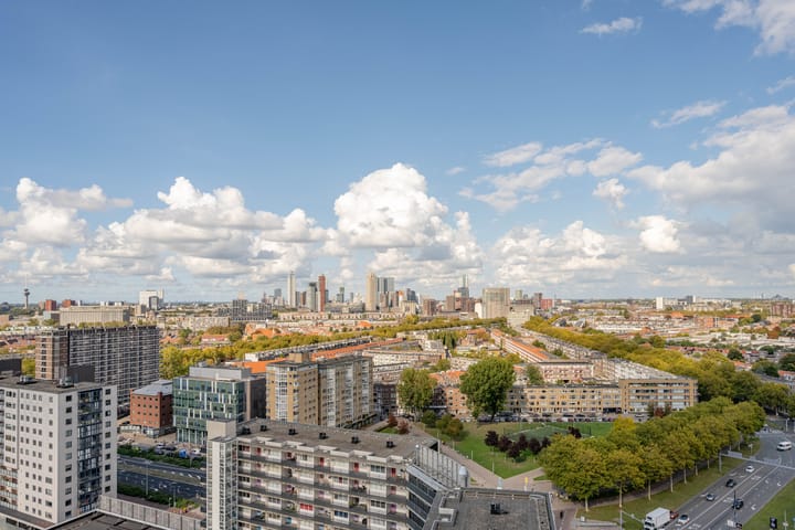 Strevelsweg 861 in Rotterdam foto