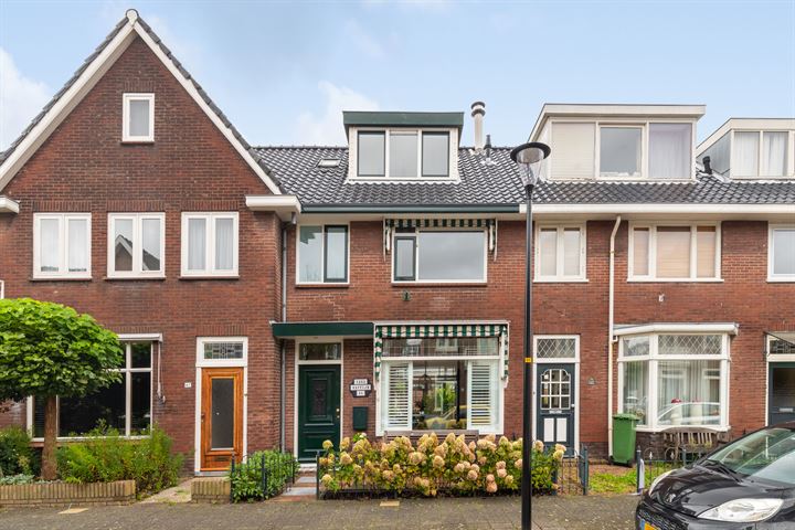 Strick van Linschotenstraat 45 in Beverwijk