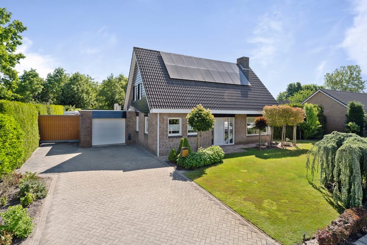 Photo of property Strijmondlaan 8, Oudenbosch