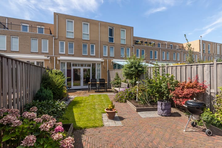 Strijplaan 220 in Rijswijk foto