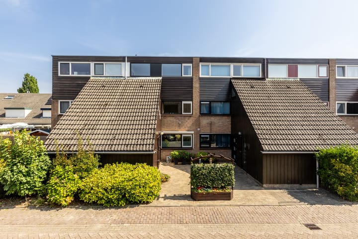 Strobenen-bogerd 38 in Hendrik-Ido-Ambacht