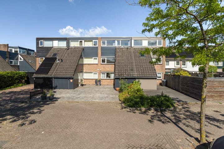 Strobenen-bogerd 4 in Hendrik-Ido-Ambacht
