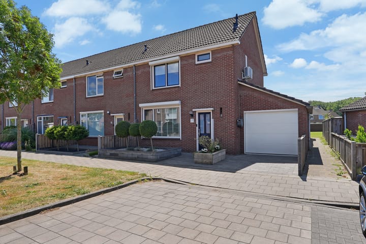 Stuart Makkersstraat 11 in Oost-Souburg