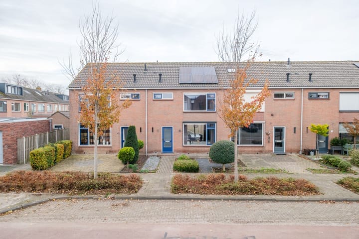 Stuivenbergstraat 102 in Genemuiden