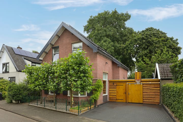 Photo of property Sumatralaan 11, Apeldoorn