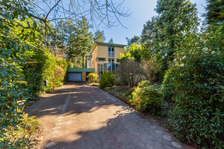 Photo of property Surinamelaan 17C, Hilversum