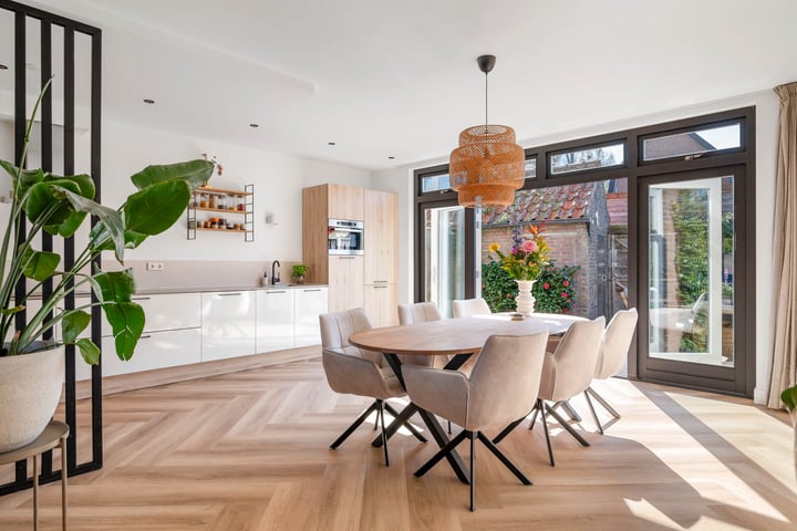 Surinamestraat 24 in Santpoort-Noord