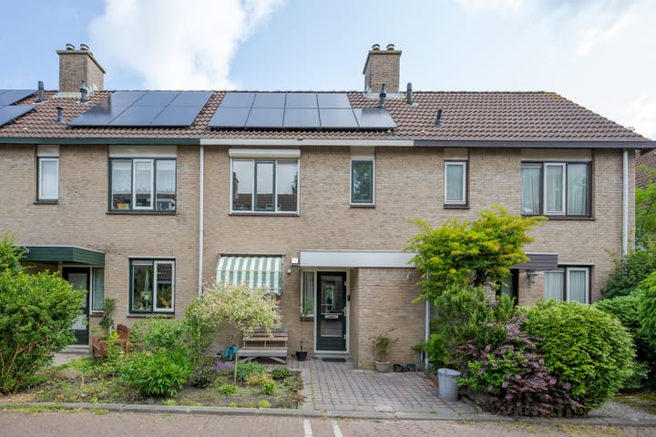 Suze Groenewegerf 4 in Voorschoten
