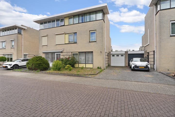 Photo of property Suze Groeneweglaan 103, Vlissingen
