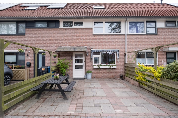 Photo of property Suze Groenewegstraat 49, Alkmaar