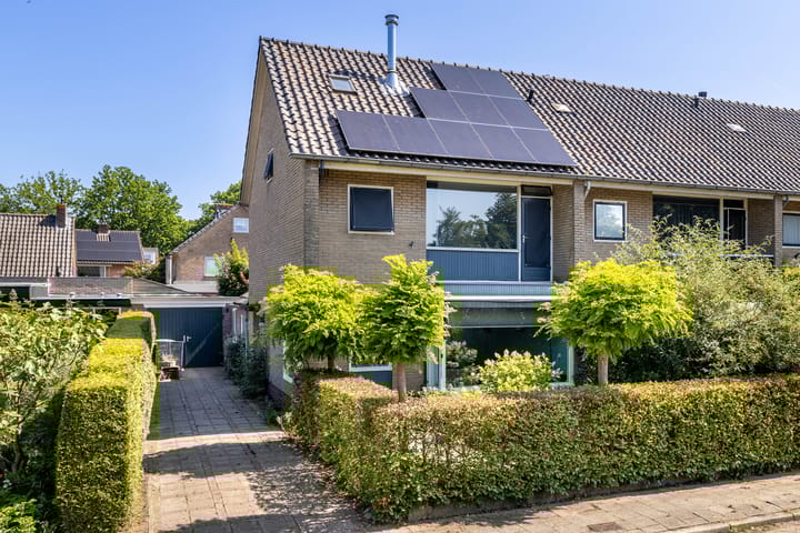 Suze Robertsonlaan 15 in Almelo
