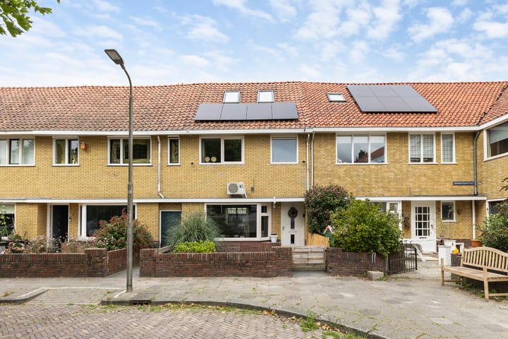 Photo of property Swammerdamstraat 61, Leeuwarden