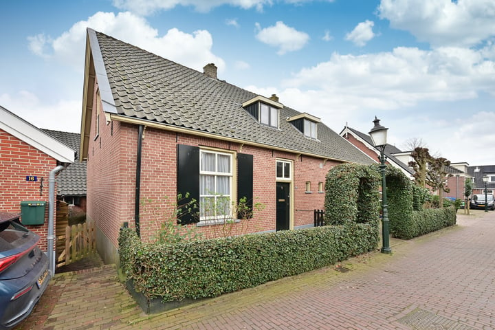 Taandersstraat 14 in Huizen