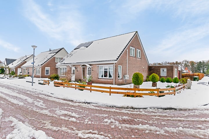 Tarweveld 1 in Midwolda