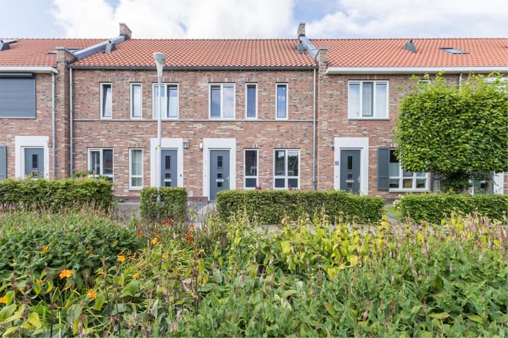 Tarweveld 20 in Beneden-Leeuwen