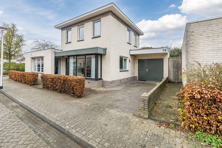 Photo of property Tauvlinder 18, Meppel